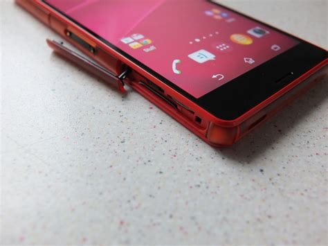 Xperia Z3 Compact SIM Insertion: A Step.